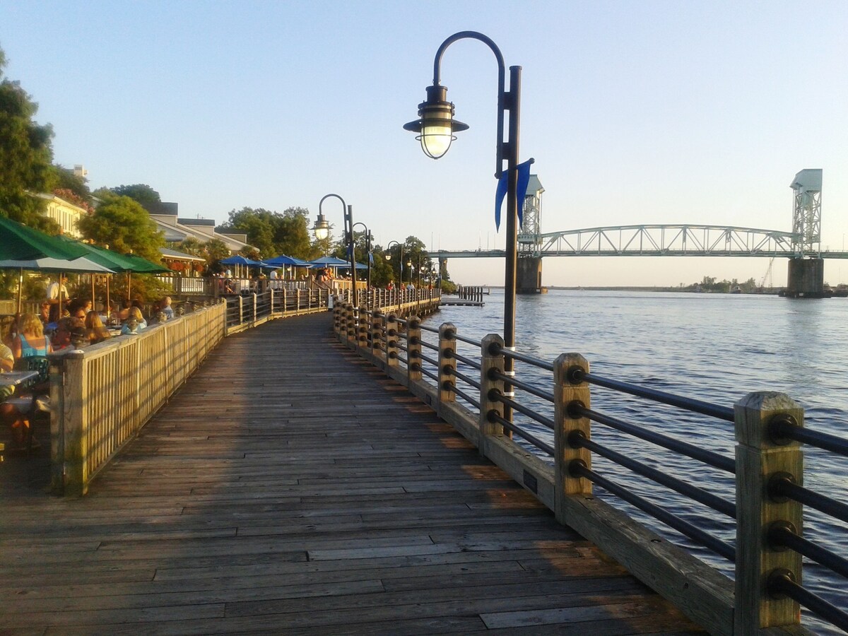 Downtown Wilmington Riverwalk with views of the Cape Fear Memorial Bridge